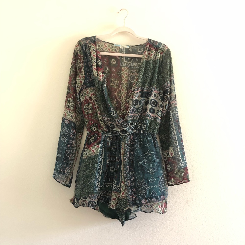 4/$20 🔥 Cecico patterned romper